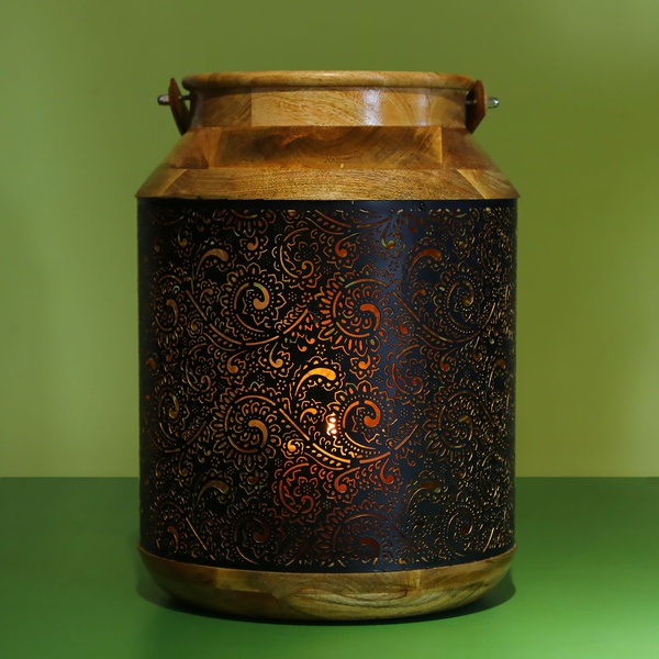 Lantern, L