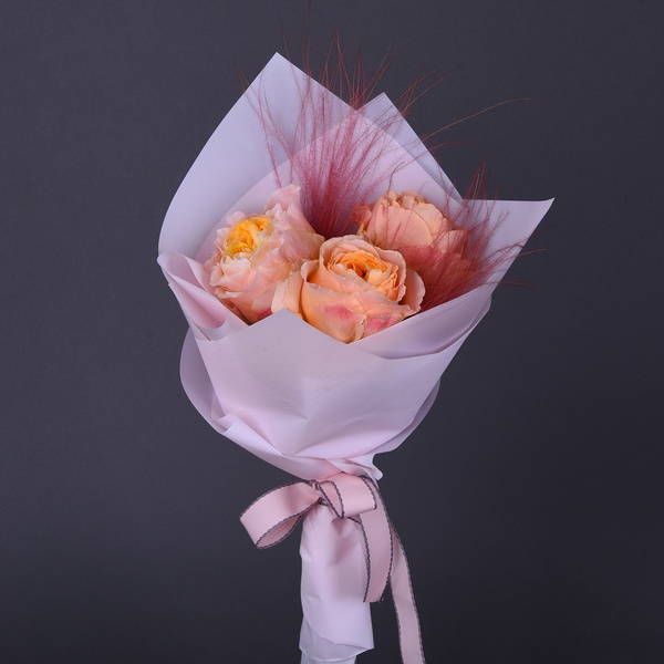 Complimentary bouquet with varietal roses