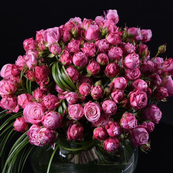 Букет з 35 троянд сорту Леді Бомбастік