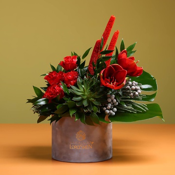 Floral composition with amaryllis for a male