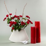 Set with Roses in the “Japanese Signature” Vase