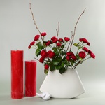 Set with Roses in the “Japanese Signature” Vase
