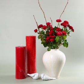 Set with Roses in the Tall “Touch” Vase
