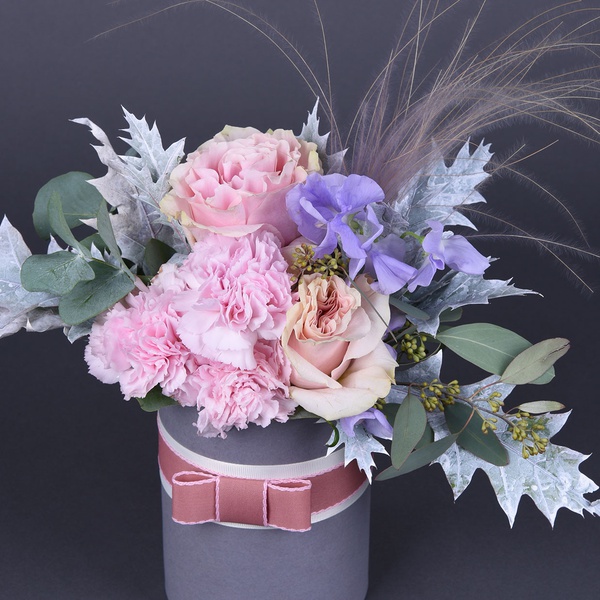 Floristic complimentary composition in gentle tones