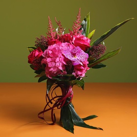 Bright bouquet with wanda