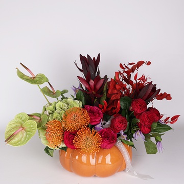 Flower composition in pumpkin "Autumn"