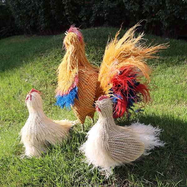 Витончена курочка з сухоцвітів