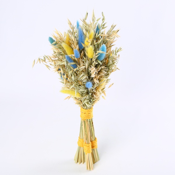 Didukh Easter with yellow-blue lagurus