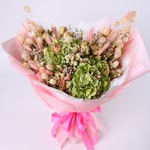 The “Powdered Silence of Time” dried flower bouquet