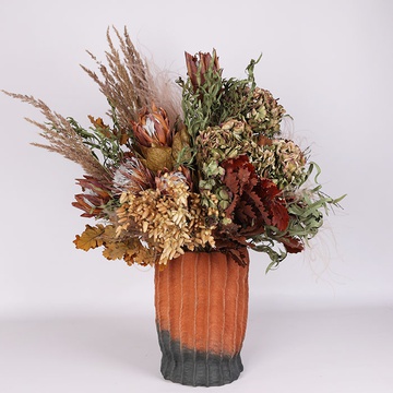 Interior bouquet of dried flowers #9