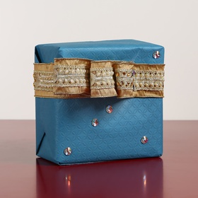 Gift wrapping, blue