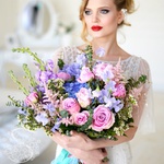 Sprawling bridal bouquet