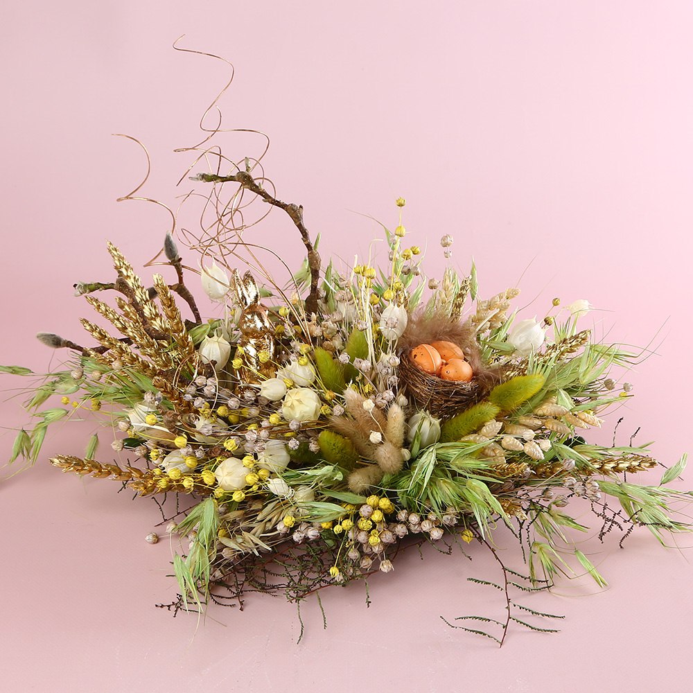 Create Easter compositions with your own hands